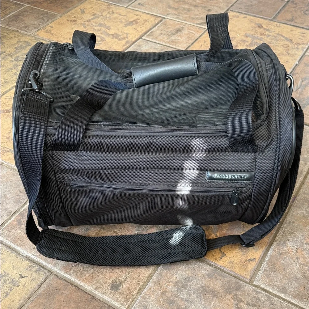 Briggs & Riley Black Dog Carrier